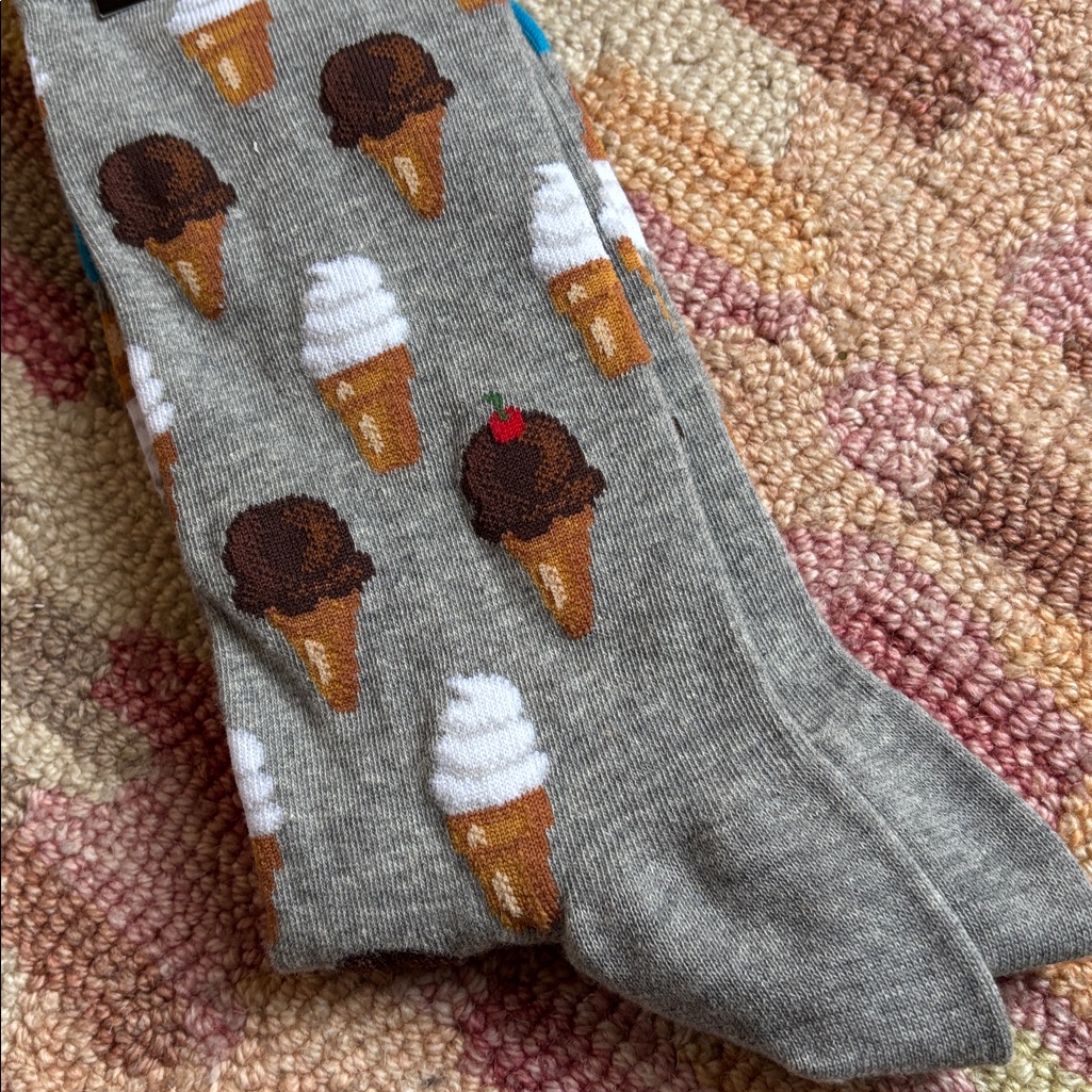 Host Pickhot Sox Men Grey Ice Cream Cone Socks Nwt We All Scream For Ice Cream — image 2 of 8